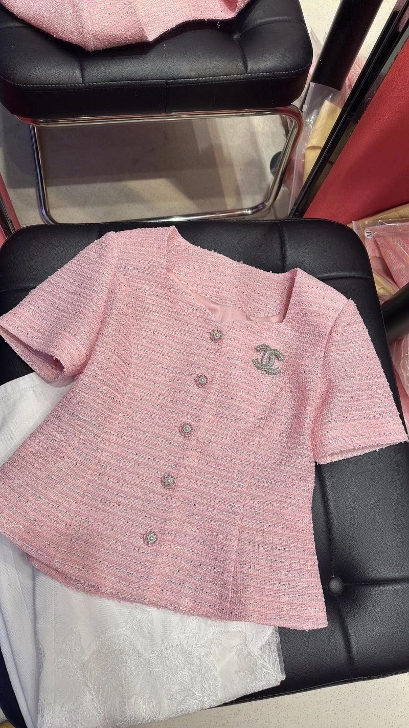 Fashionable Chanel Outwear 109795