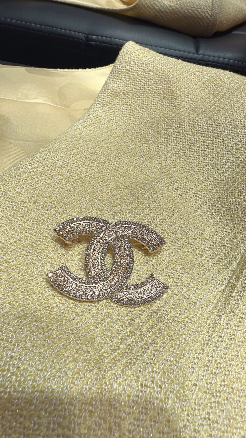 Chanel Outwear EyeCatching 109802