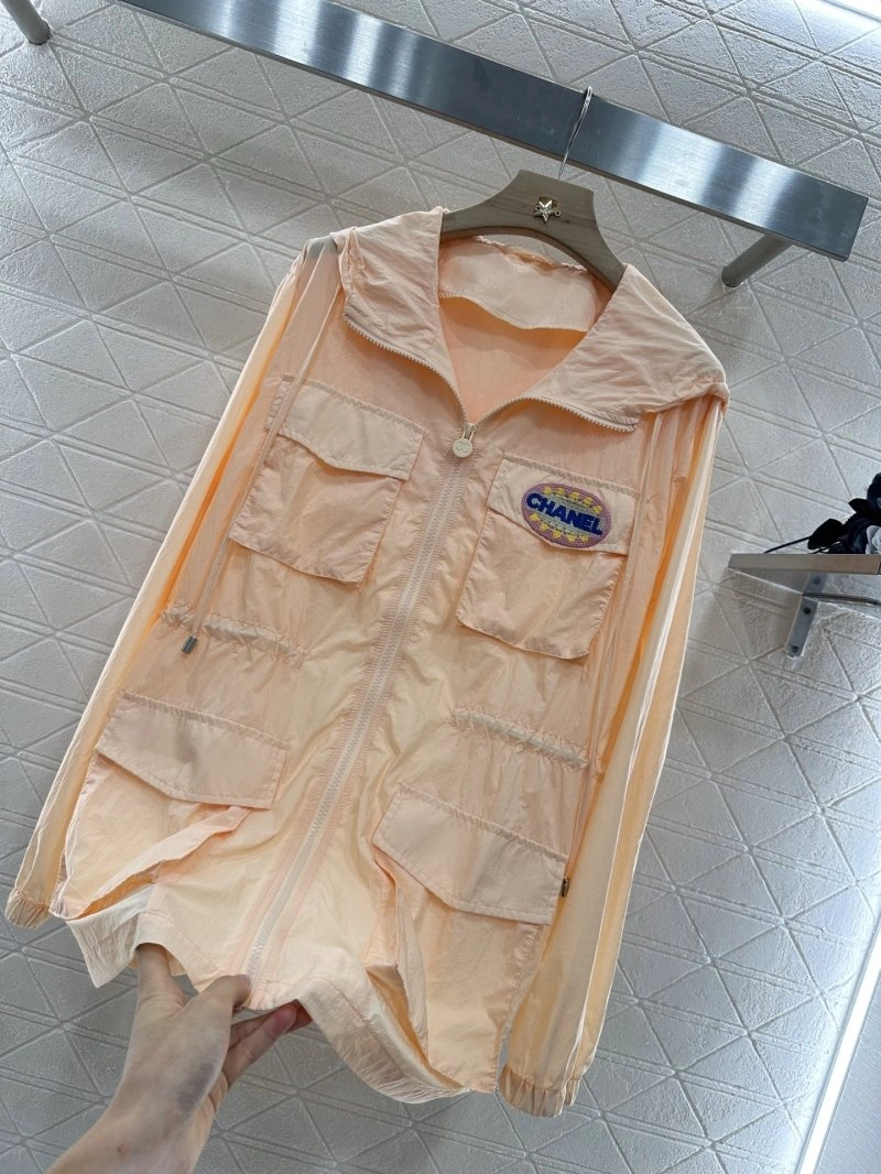 Unisex Chanel Outwear 109463