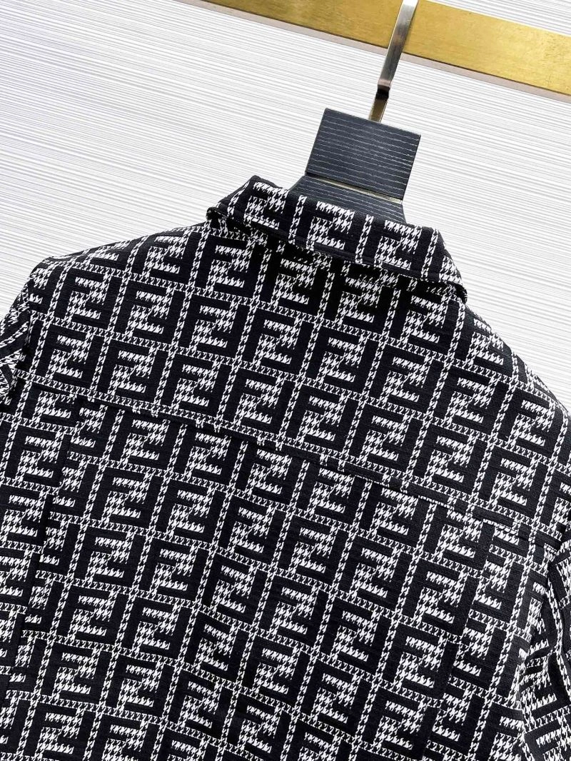 Unisex Chanel Outwear 111226
