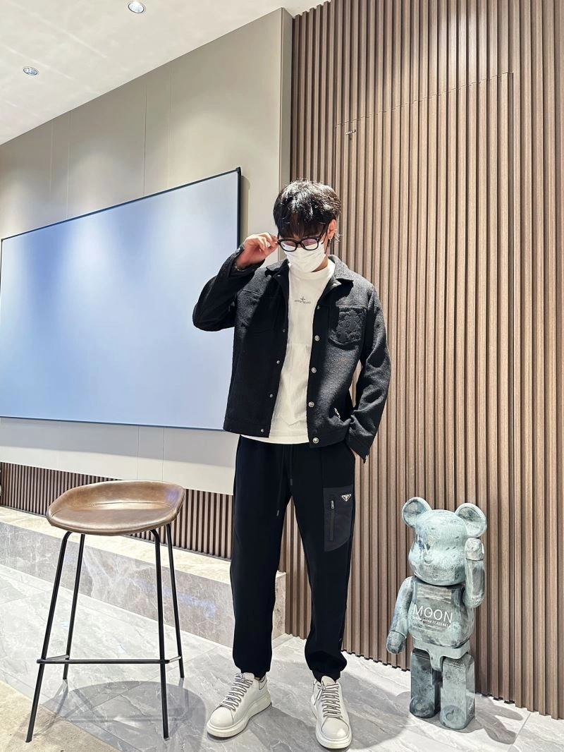 Chanel Outwear Youthful 111161