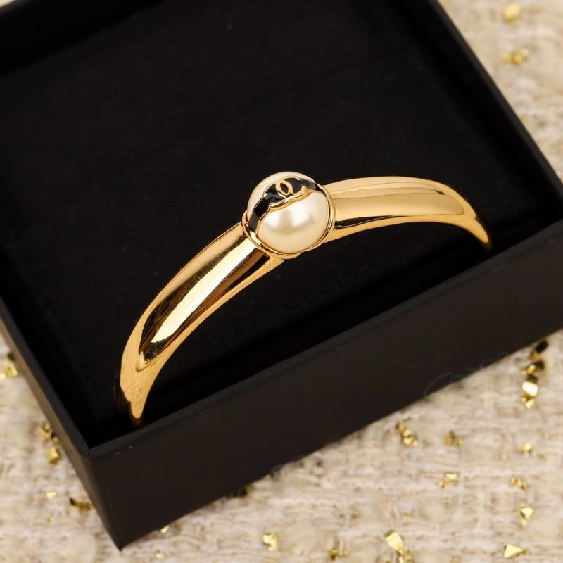 Trendsetting Chanel Rings 230364