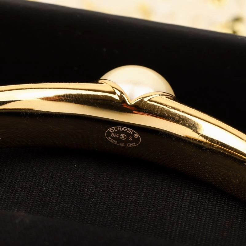 Trendsetting Chanel Rings 230364