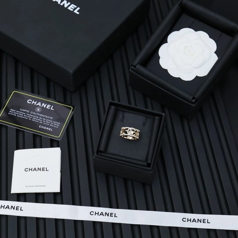 Minimalist Chanel Rings 230371