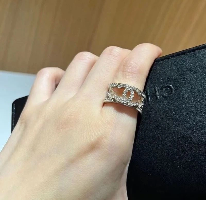 Minimalist Chanel Rings 230371