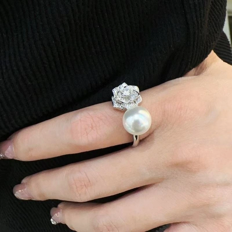 Versatile Chanel Rings 231972
