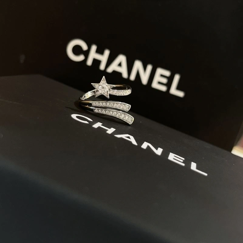 Sporty Chanel Rings 232017