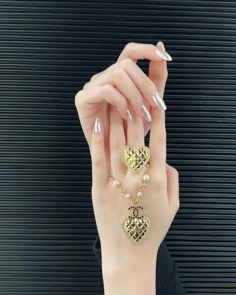 Trendsetting Chanel Rings 229347