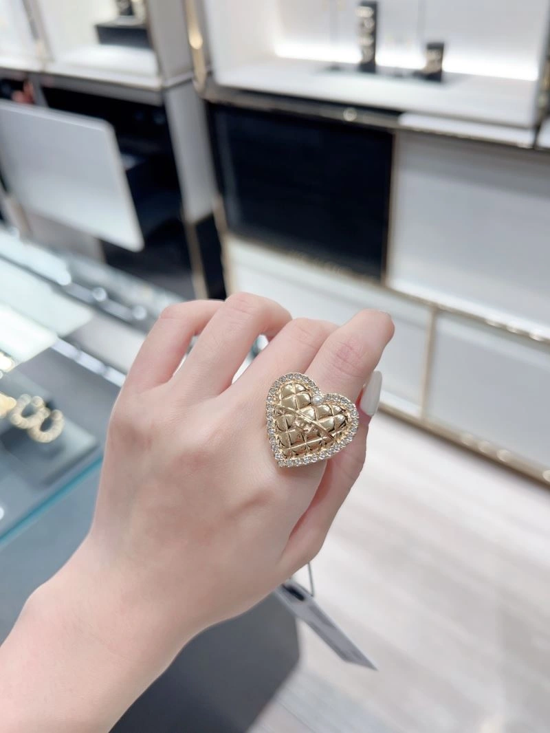 Trendsetting Chanel Rings 229347