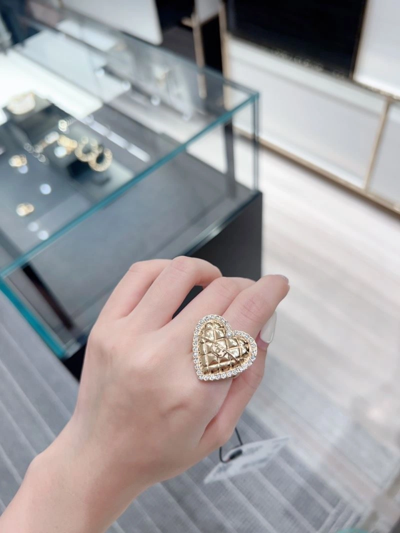 Trendsetting Chanel Rings 229347