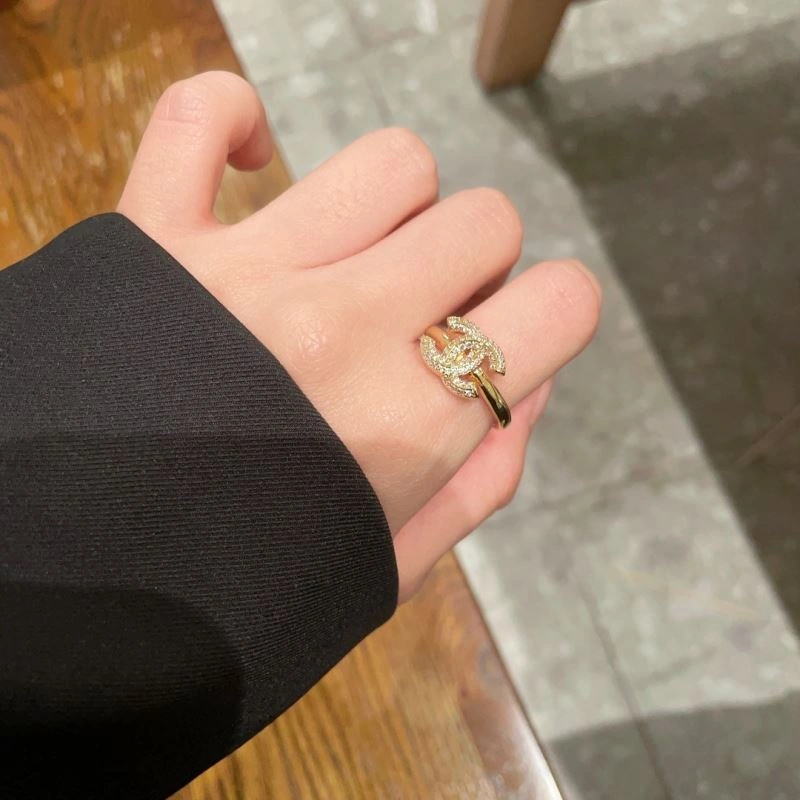 Refined Chanel Rings 225714