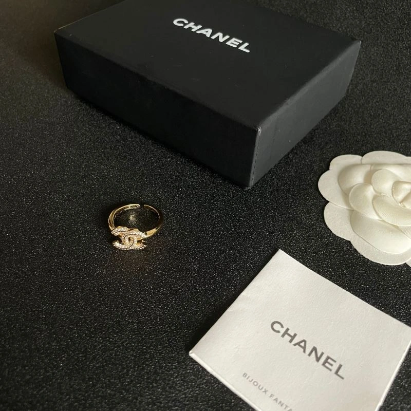 Refined Chanel Rings 225714