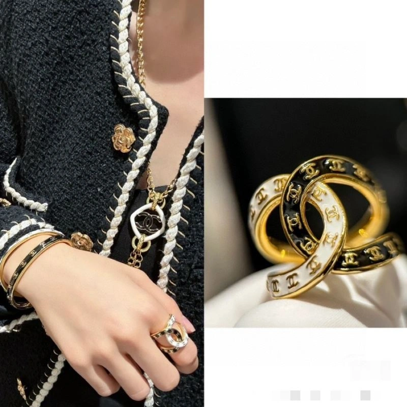 Sporty Chanel Rings 225699