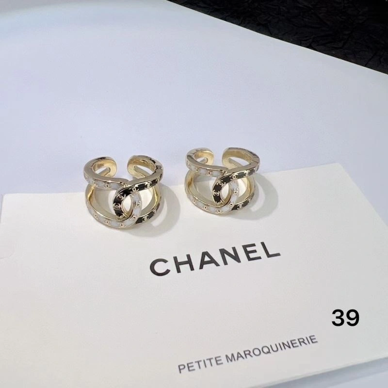 Sporty Chanel Rings 225699