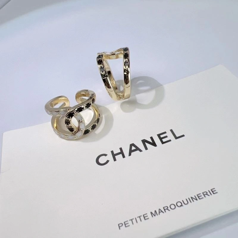 Sporty Chanel Rings 225699