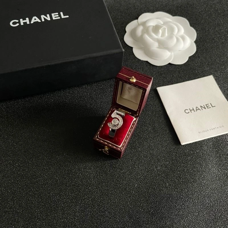 Compact Chanel Rings 222029