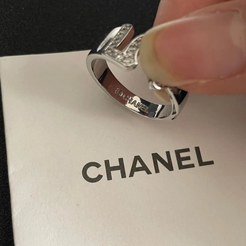 Compact Chanel Rings 222029