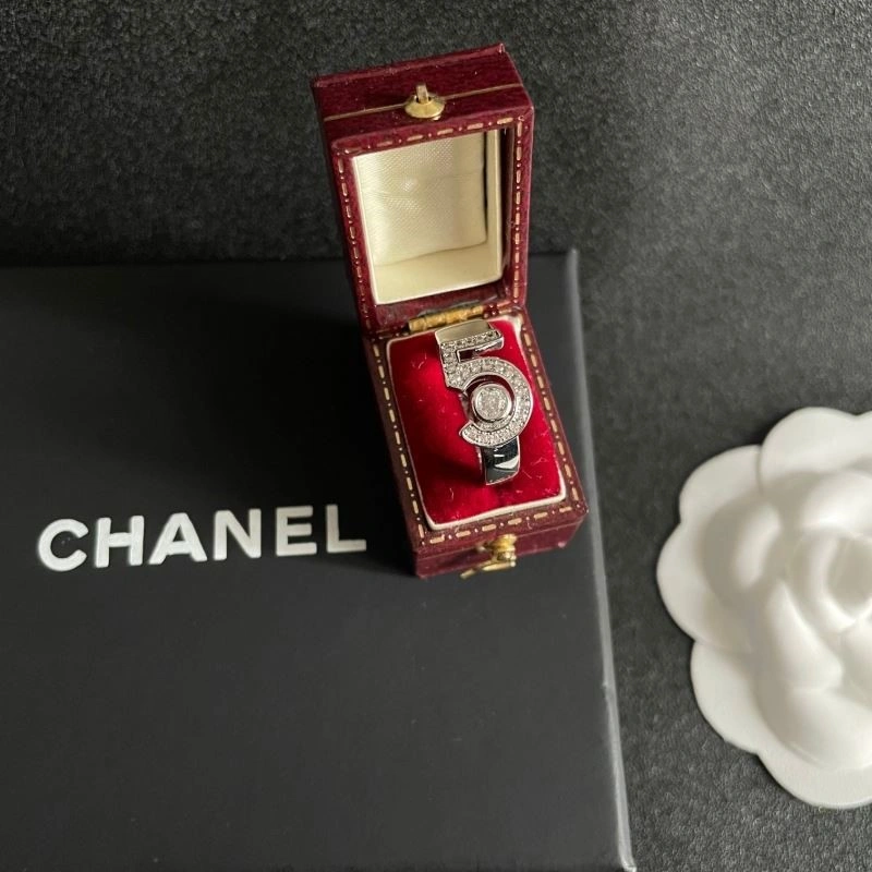 Compact Chanel Rings 222029
