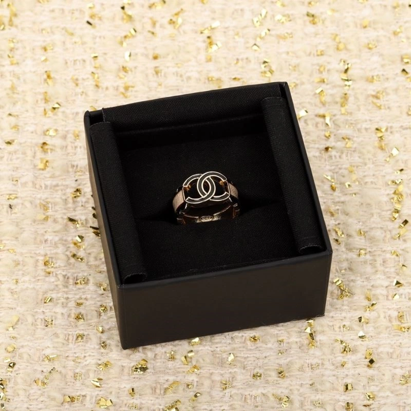UrbanChic Chanel Rings 222020