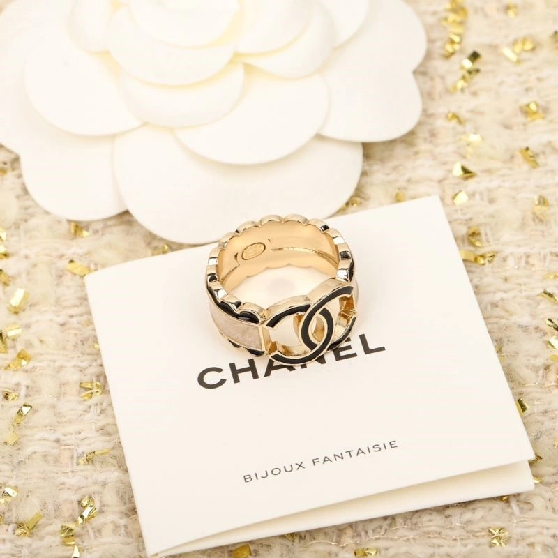 UrbanChic Chanel Rings 222020