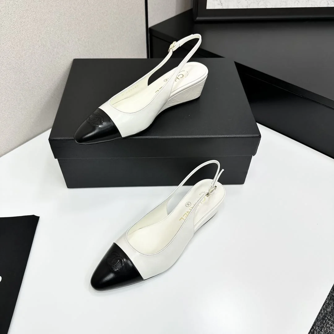 Chanel Sandals Breathable 18452