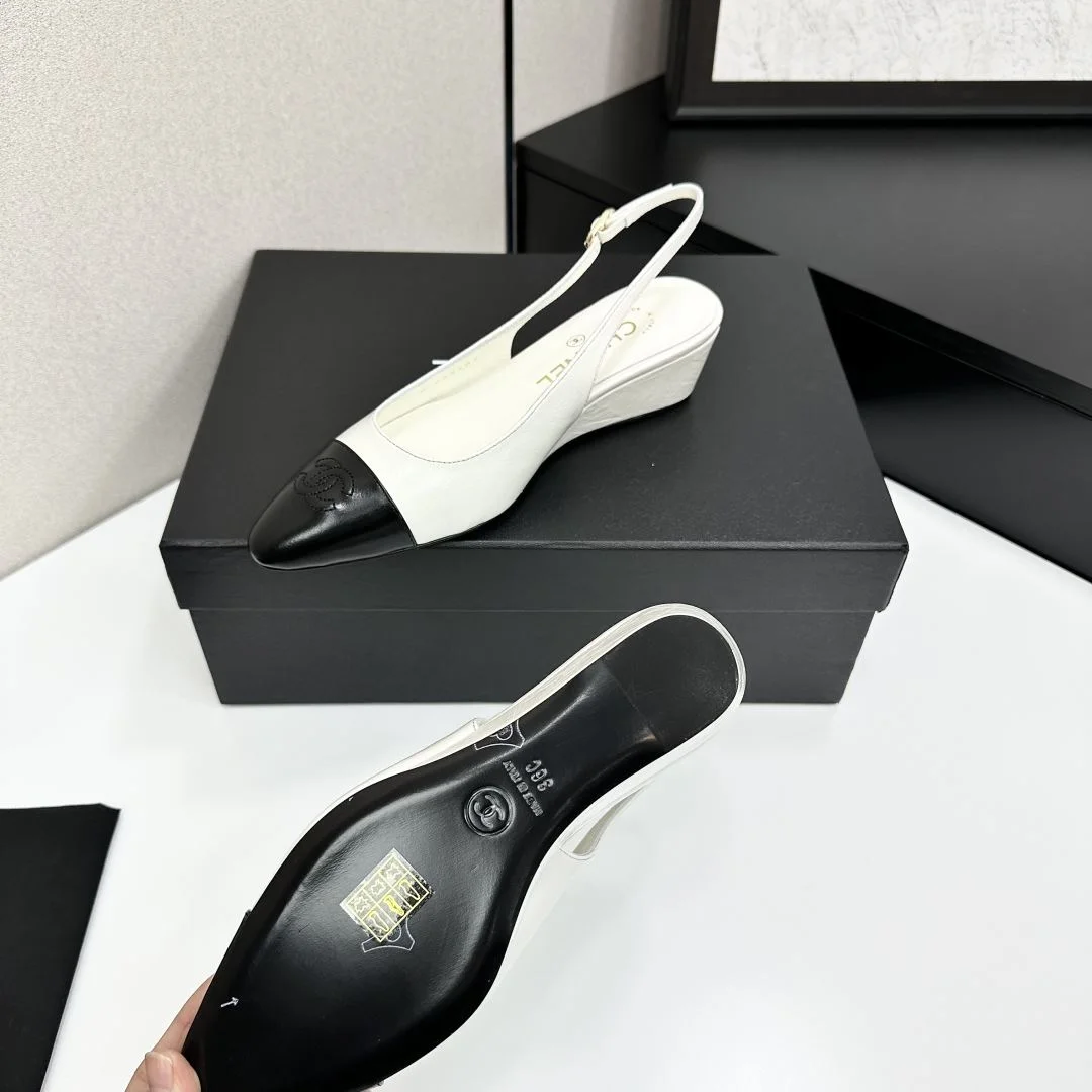 Chanel Sandals Breathable 18452