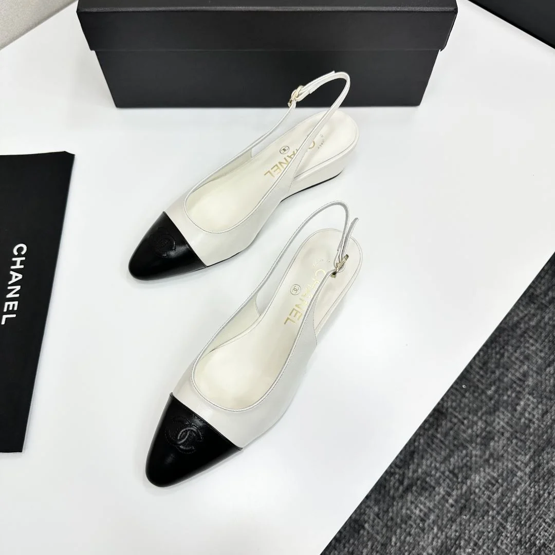 Chanel Sandals Breathable 18452