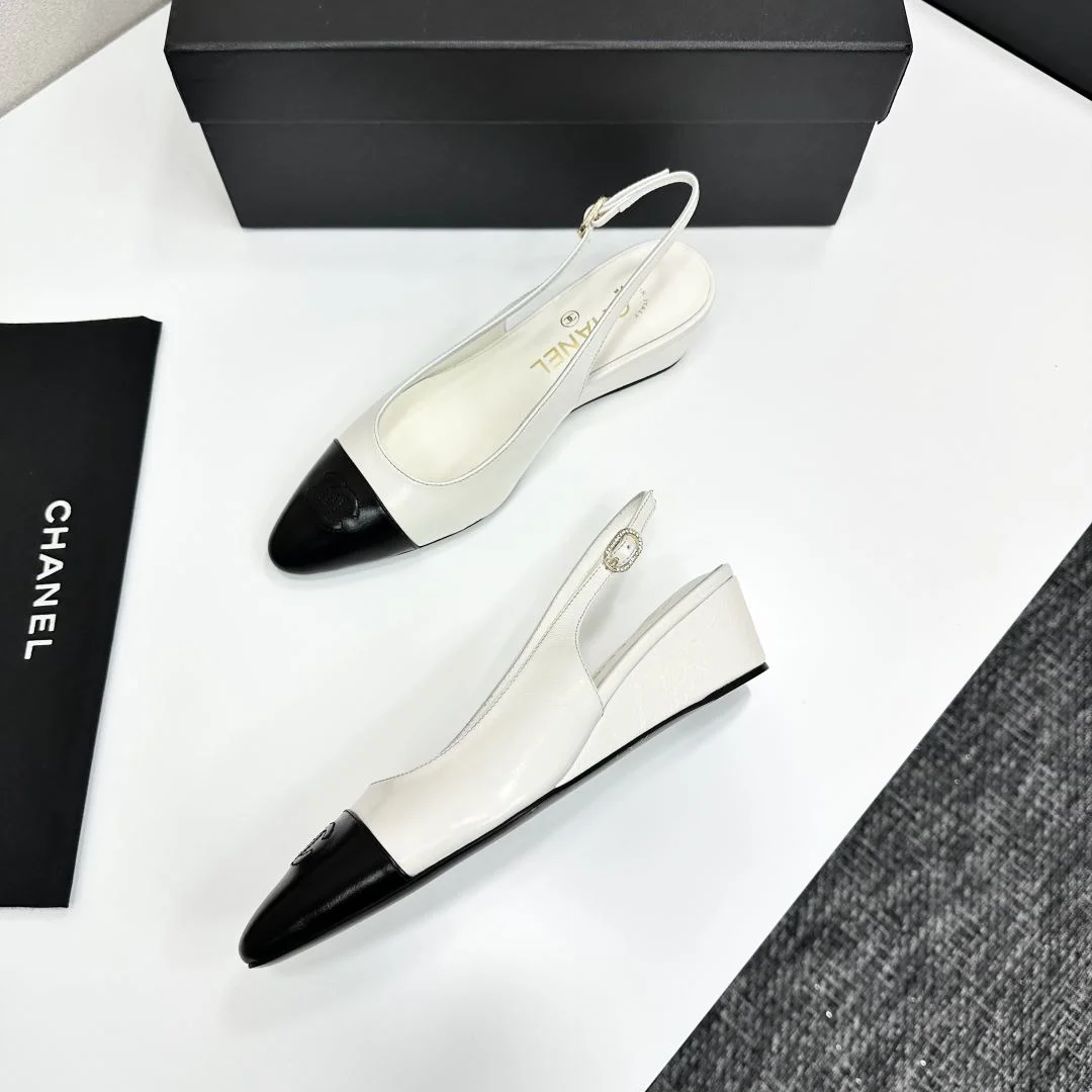 Chanel Sandals Breathable 18452