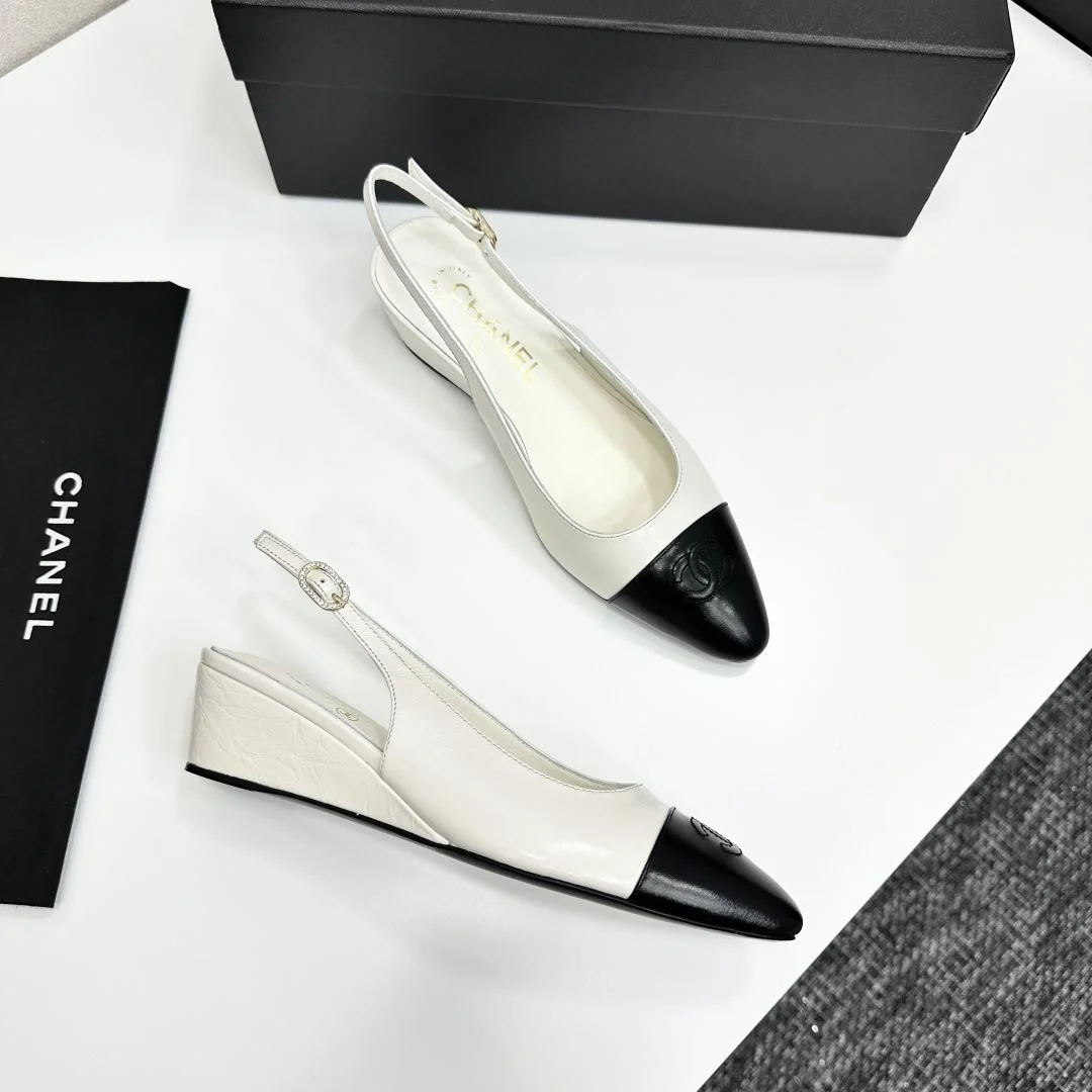 Chanel Sandals Breathable 18452