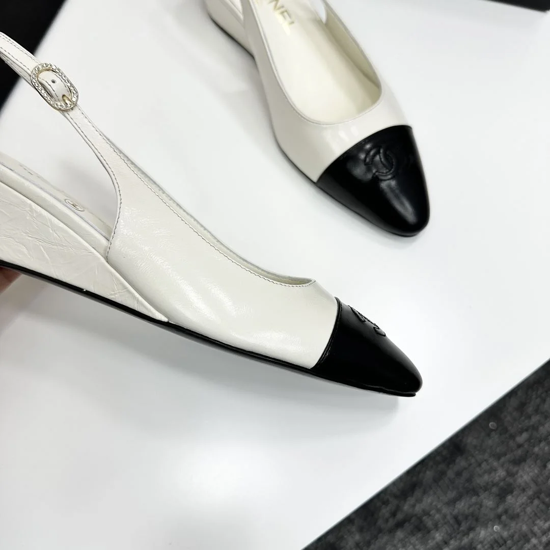 Chanel Sandals Breathable 18452