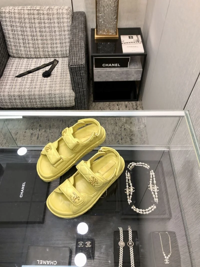 Trendsetting Chanel Sandals 20177
