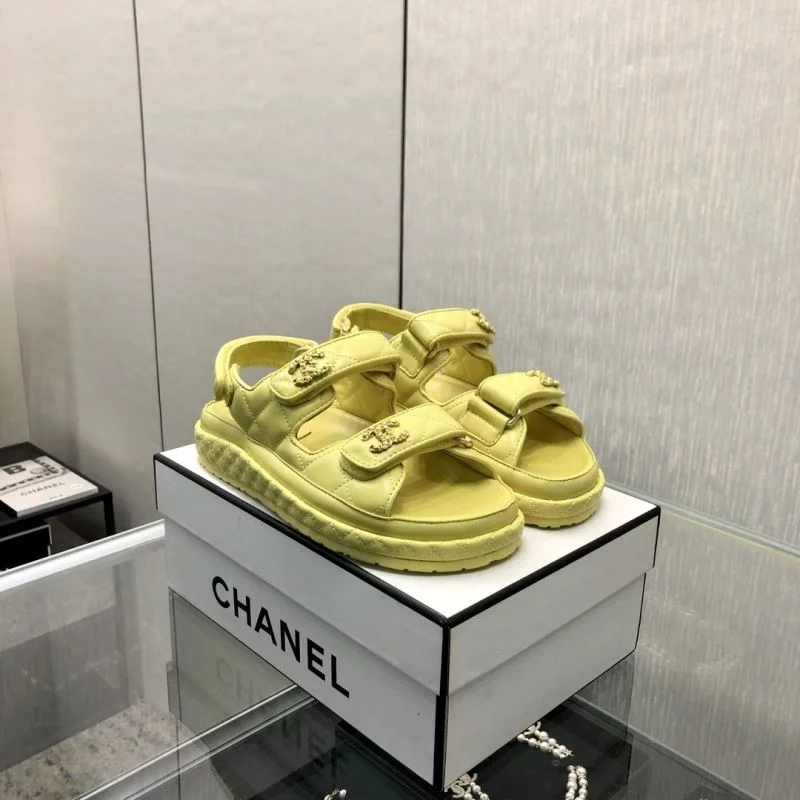 Trendsetting Chanel Sandals 20177