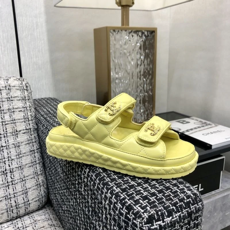 Trendsetting Chanel Sandals 20177