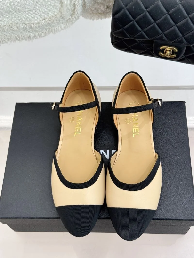 Practical Chanel Sandals 20095