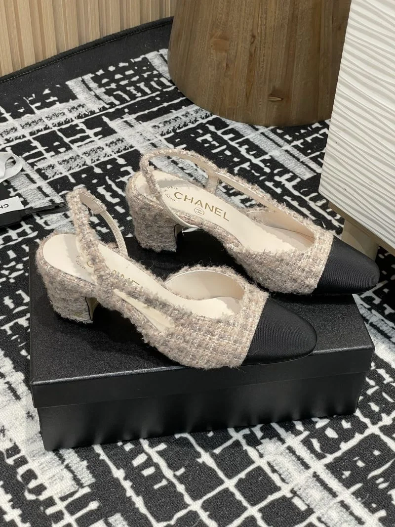 Fashionable Chanel Sandals 19902