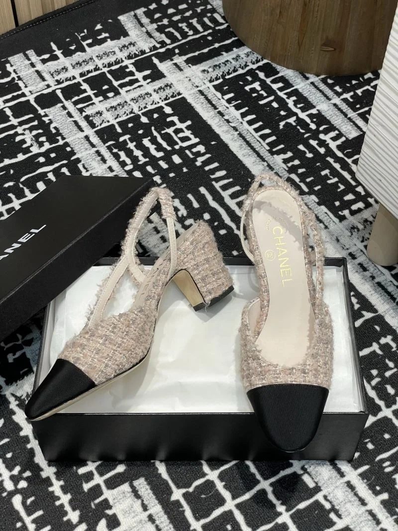 Fashionable Chanel Sandals 19902