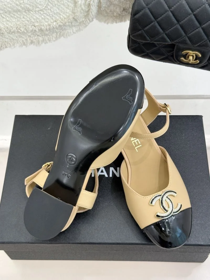 Sophisticated Chanel Sandals 19892