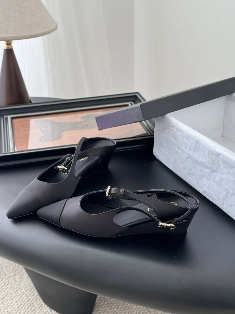 ComfortFit Chanel Sandals 19191