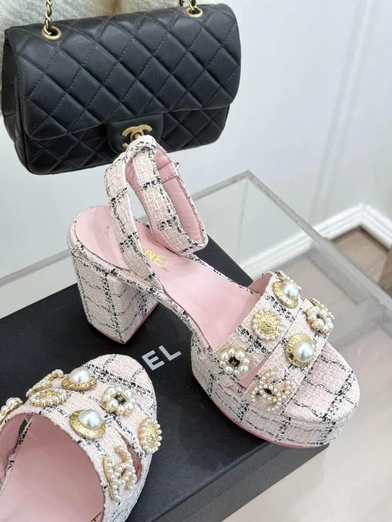Elegant Chanel Sandals 19199
