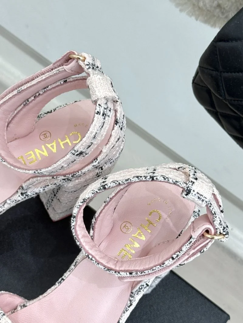 Elegant Chanel Sandals 19199