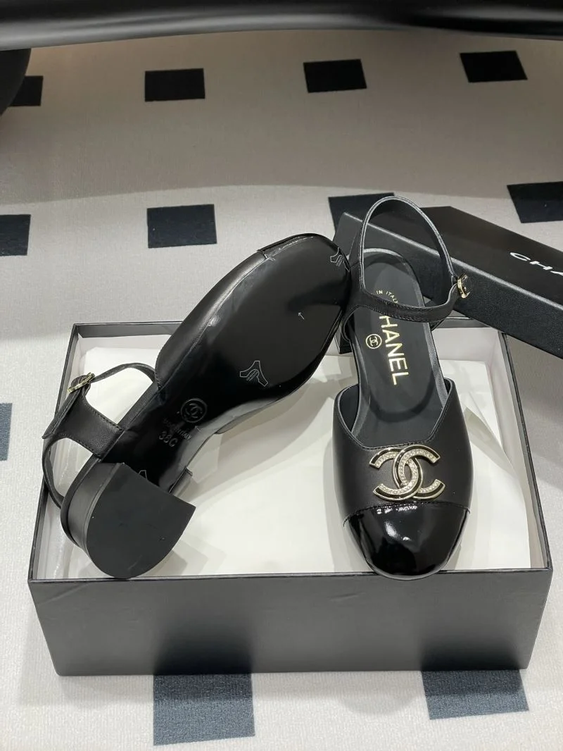 Versatile Chanel Sandals 19186