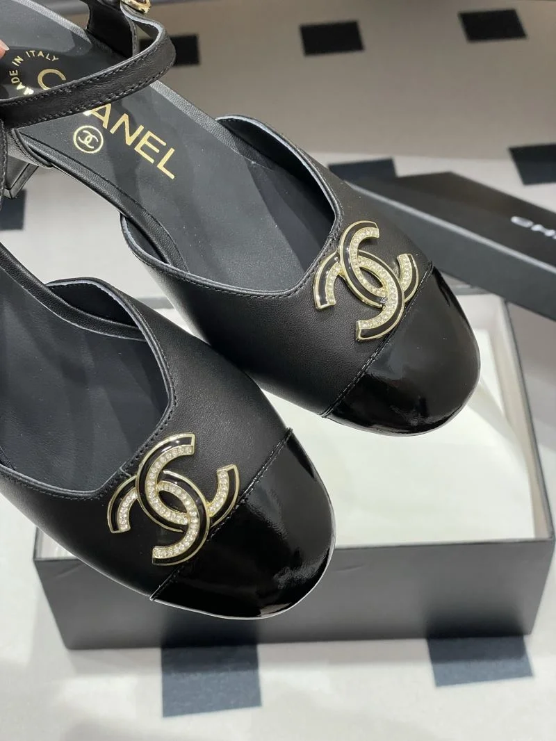 Versatile Chanel Sandals 19186