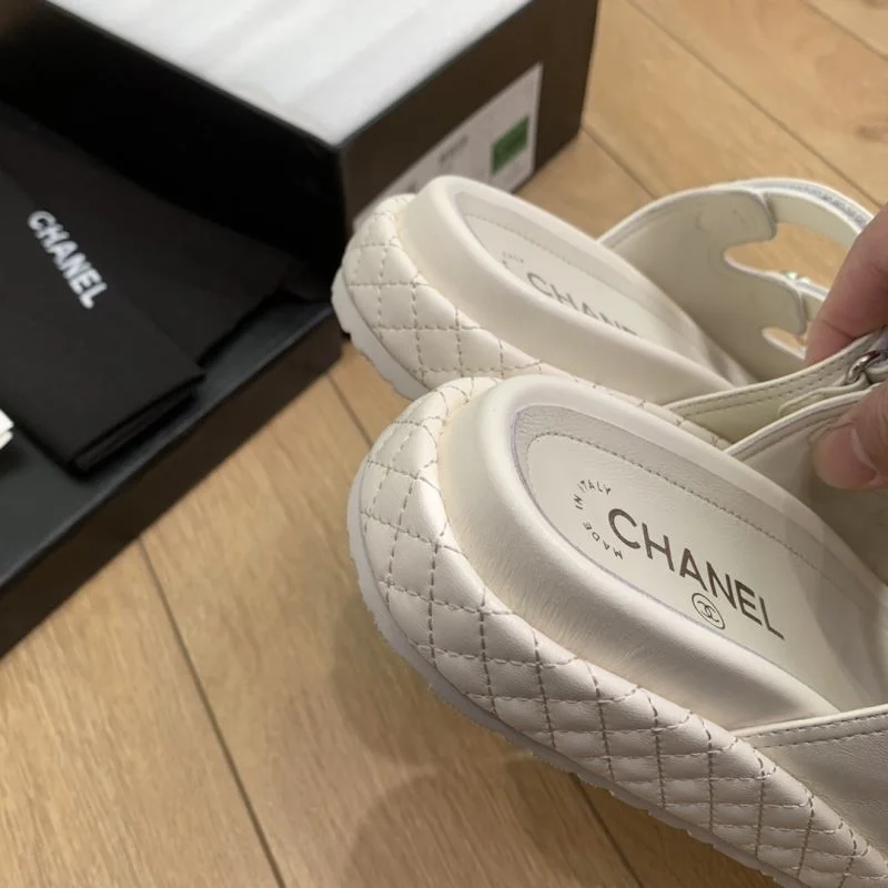 Stylish Chanel Sandals 19159