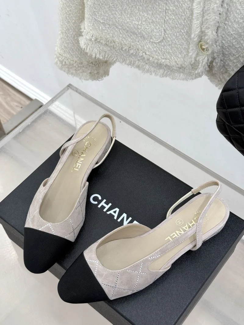 Functional Chanel Sandals 19097