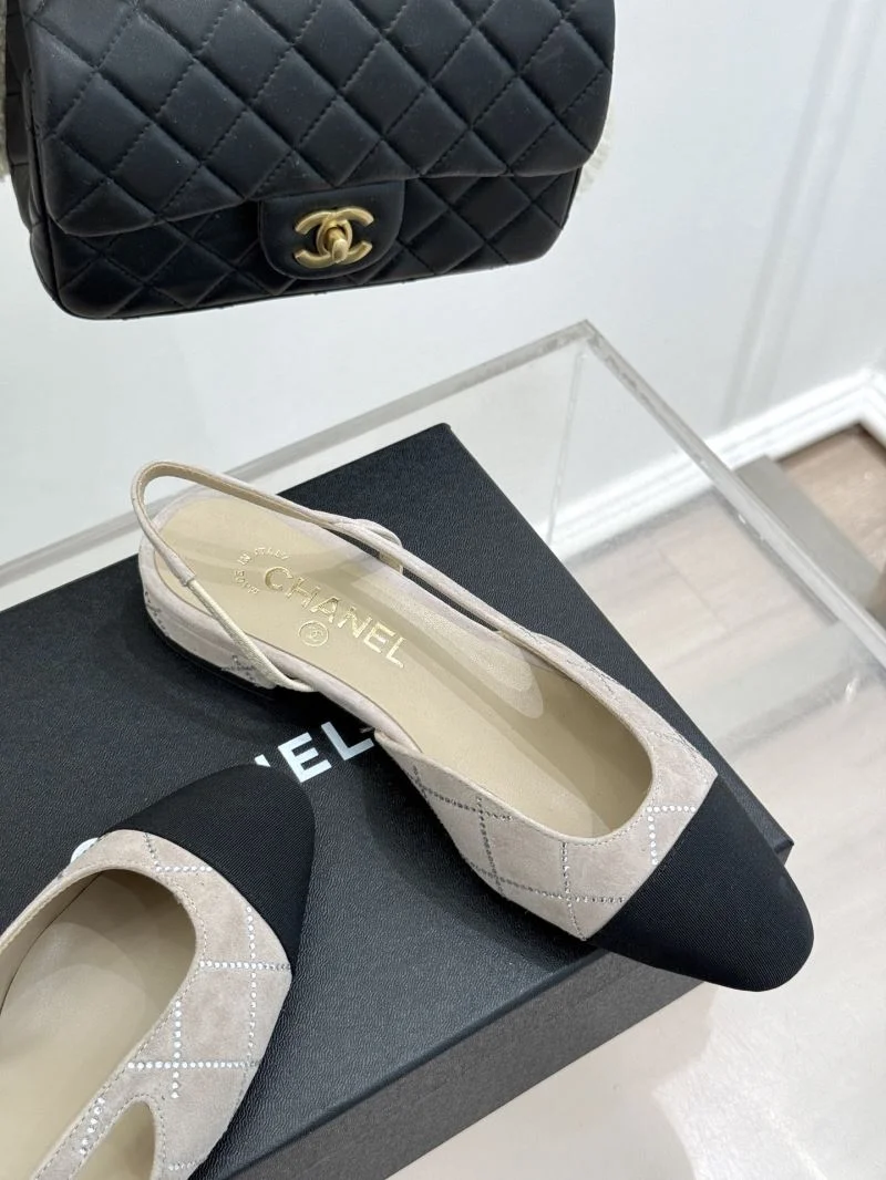 Functional Chanel Sandals 19097