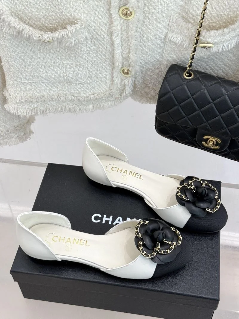 Contemporary Chanel Sandals 19064