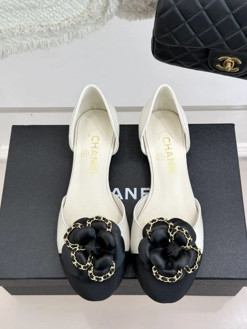 Contemporary Chanel Sandals 19064