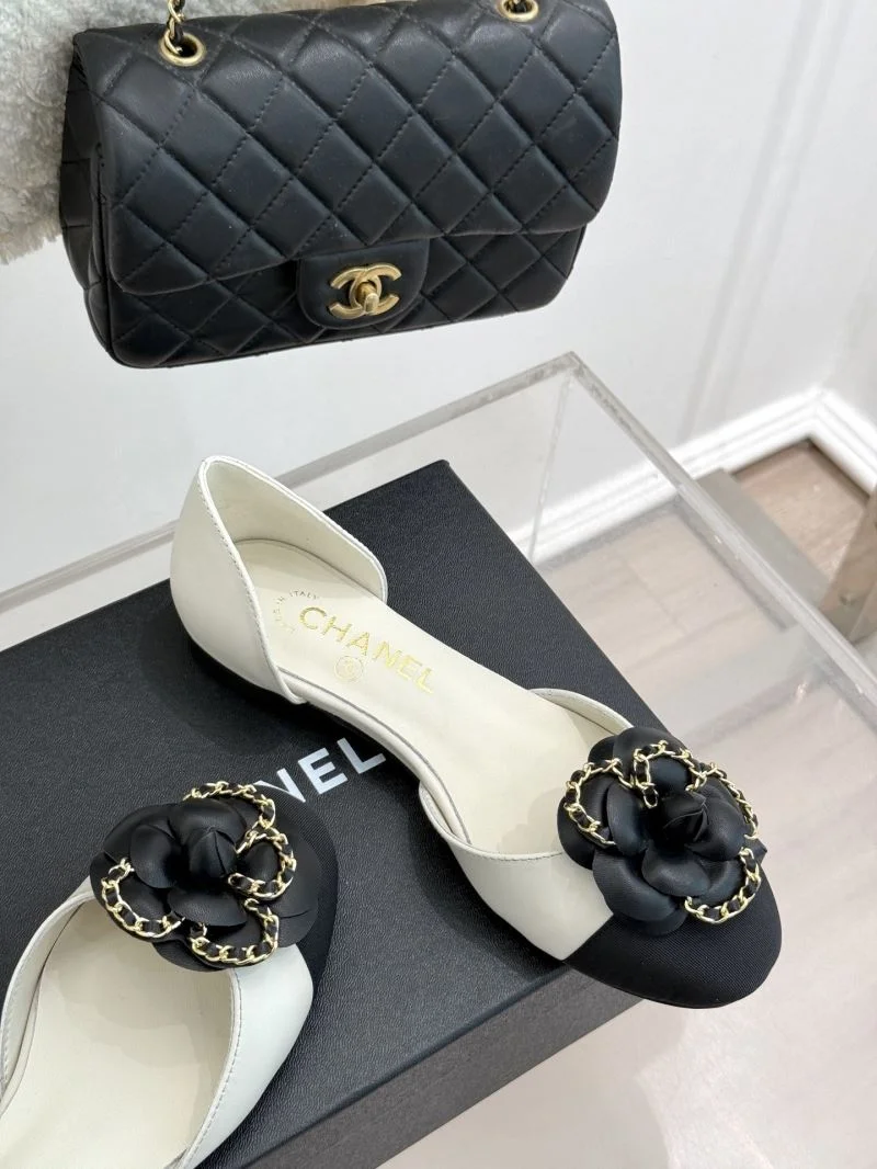 Contemporary Chanel Sandals 19064