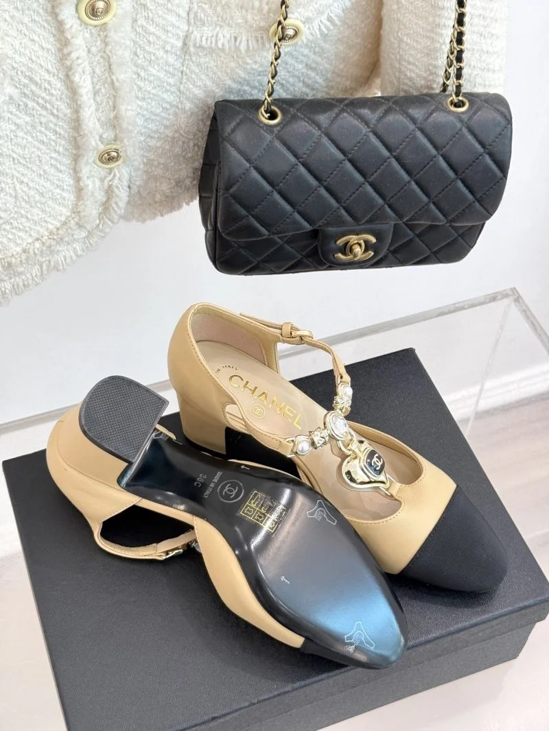 Chanel Sandals Flexible 19067