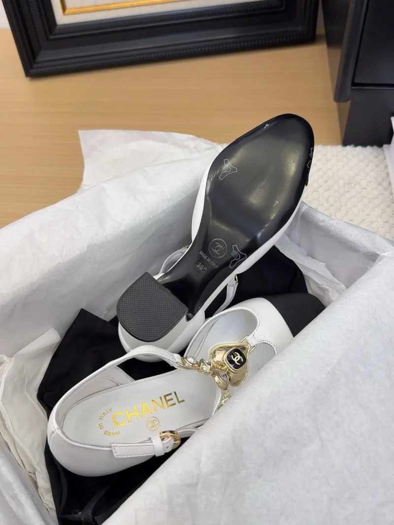 ModernLook Chanel Sandals 19010